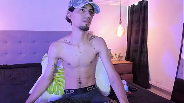 MichaelEvanss  online show from May 28, 2026, 12:44 pm