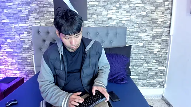 jhoan evanss online show from July 5, 2026, 4:19 am