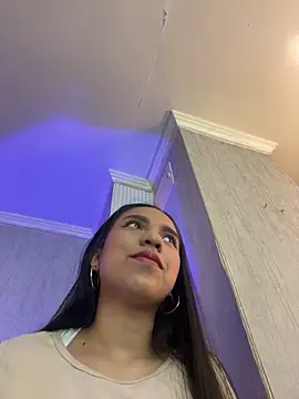 Dulcerouss   online show from May 12, 2026, 11:38 am