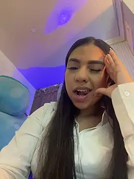 Dulcerouss   online show from May 26, 2026, 11:41 am
