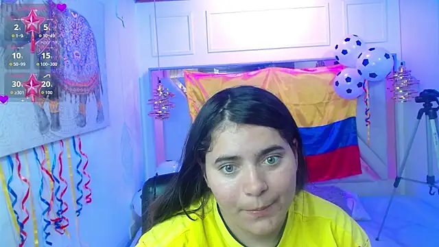 Snapshot of Laurha_ chatting on June 23, 2026, 7:34 pm Laurha online show from June 23, 2026, 7:34 pm