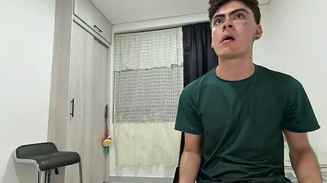  peachyboy online show from July 10, 2026, 4:23 am