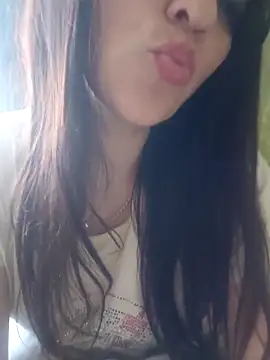 MalvikaLov online show from May 4, 2026, 3:04 pm