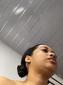Snapshot of _sweetSabrina- chatting on May 21, 2026, 8:28 pm sweetSabrina- online show from May 21, 2026, 8:28 pm