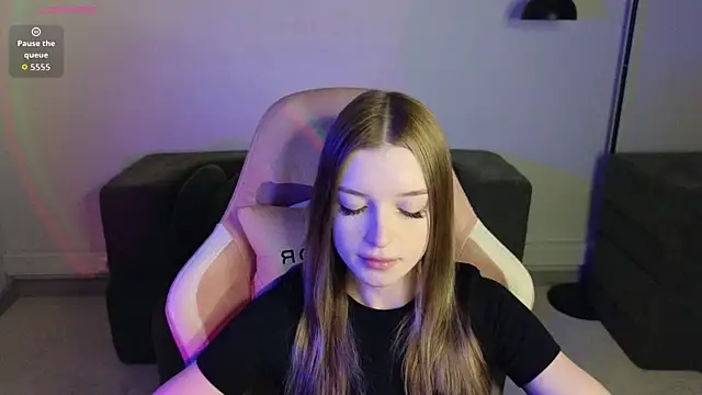 Eva Th0mpson online show from July 2, 2026, 3:23 am