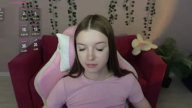 Eva Th0mpson online show from July 12, 2026, 1:06 am