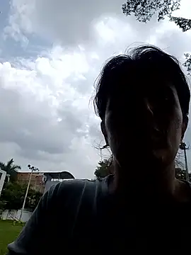 KeyraMenoni online show from May 11, 2026, 4:04 pm