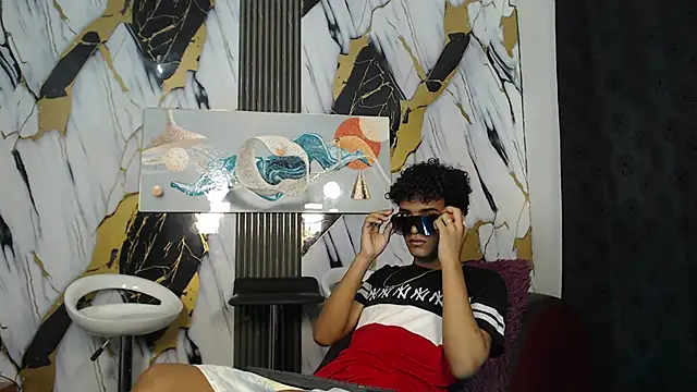 Snapshot of GOLDEN_2026 chatting on May 27, 2026, 7:21 pm GOLDEN 2026 online show from May 27, 2026, 7:21 pm