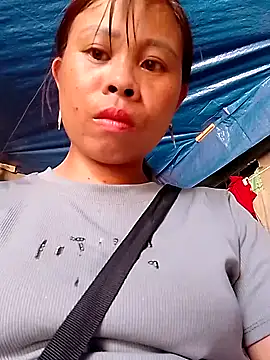 daisyy2 online show from May 24, 2026, 4:56 am