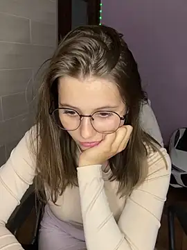 Snapshot of Blossom_Emily chatting on June 7, 2026, 4:12 pm Blossom Emily online show from June 7, 2026, 4:12 pm