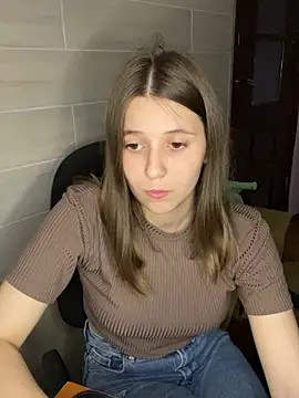 Snapshot of Blossom_Emily chatting on June 1, 2026, 6:07 pm Blossom Emily online show from June 1, 2026, 6:07 pm
