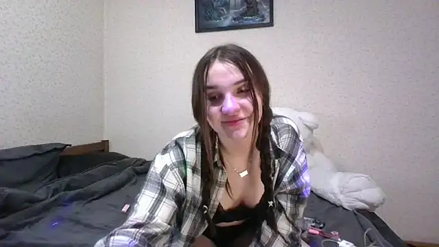 Vyxia online show from May 8, 2026, 9:18 pm