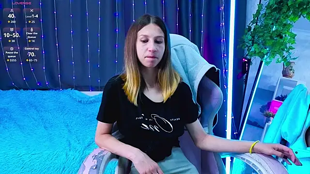 ChristiaHorde online show from June 28, 2026, 5:08 pm