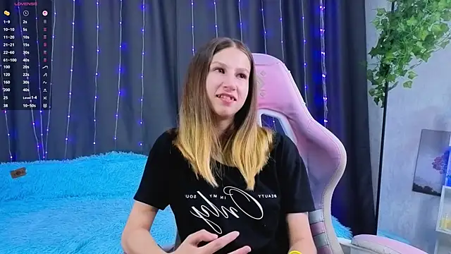 ChristiaHorde online show from July 24, 2026, 5:09 pm