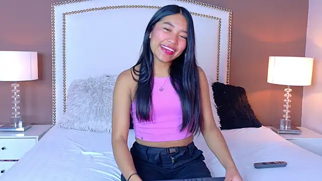 Snapshot of hanaluna_ chatting on May 27, 2026, 2:13 pm hanaluna online show from May 27, 2026, 2:13 pm