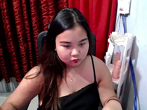 hotchickgirl online show from June 20, 2026, 12:10 pm