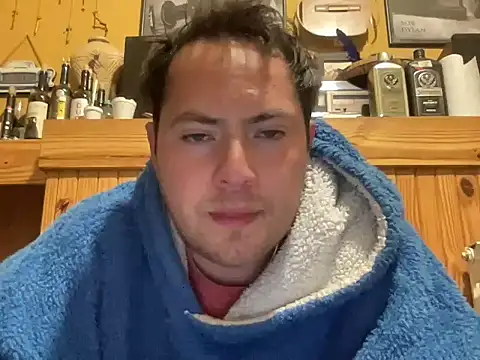 alecsgzz online show from May 19, 2026, 4:41 am