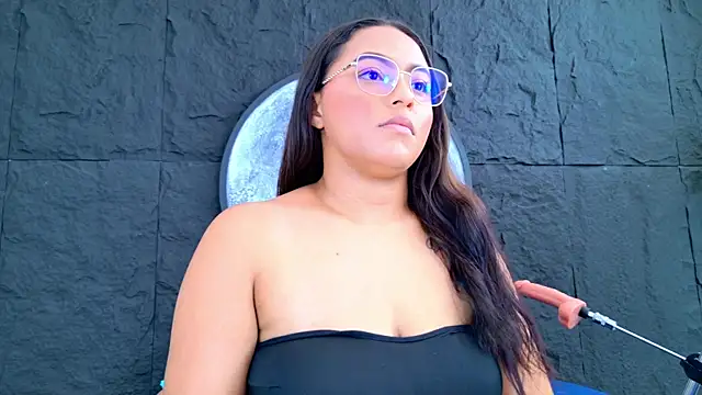 JessiBannkss online show from June 28, 2026, 1:28 pm