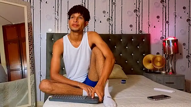 Snapshot of Alex_Bloom chatting on May 24, 2026, 4:29 pm Alex Bloom online show from May 24, 2026, 4:29 pm