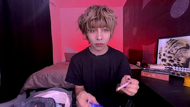Aronn 44 online show from May 24, 2026, 5:46 pm