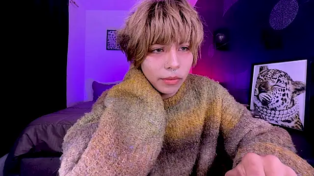 Aronn 44 online show from June 2, 2026, 4:56 am