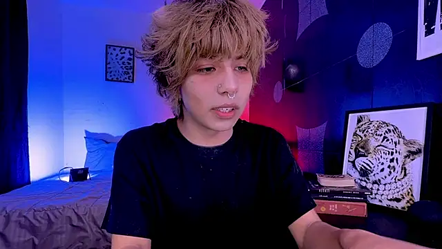 Aronn 44 online show from June 1, 2026, 12:49 pm