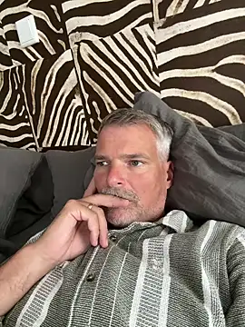 Snapshot of Thor-82 chatting on July 4, 2026, 12:21 pm Thor-82 online show from July 4, 2026, 12:21 pm