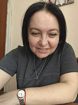 EmmaEmmy40 online show from May 18, 2026, 8:19 am