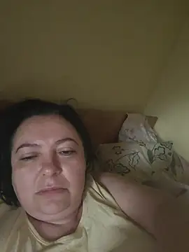 EmmaEmmy40 online show from May 19, 2026, 4:08 am