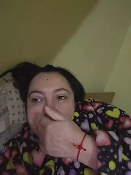EmmaEmmy40 online show from May 29, 2026, 6:03 pm