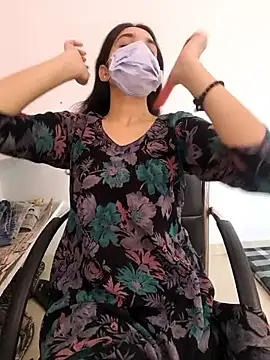 zoya baby  online show from May 14, 2026, 5:37 am