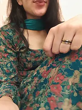 Snapshot of zoya_baby_ chatting on July 1, 2026, 4:07 pm zoya baby online show from July 1, 2026, 4:07 pm