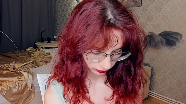 ElaNaecker online show from May 23, 2026, 10:20 pm