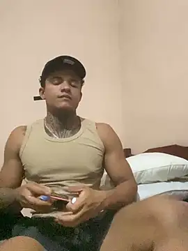 Snapshot of Raphaael2 chatting on May 2, 2026, 9:31 pm Raphaael2 online show from May 2, 2026, 9:31 pm