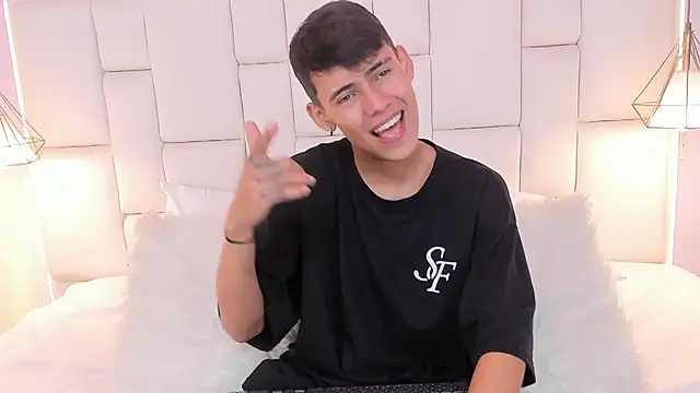Snapshot of JacobFerrer chatting on May 25, 2026, 6:28 pm JacobFerrer online show from May 25, 2026, 6:28 pm