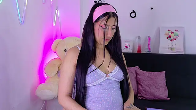 Snapshot of Sara_Blum chatting on June 22, 2026, 2:06 am Sara Blum online show from June 22, 2026, 2:06 am