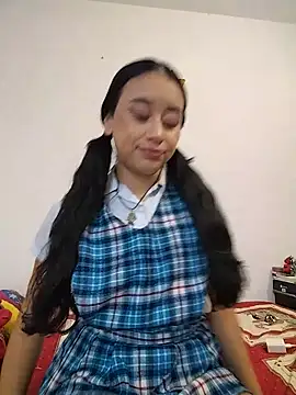 Snapshot of L0lita_Emi12 chatting on June 3, 2026, 8:13 pm L0lita Emi12 online show from June 3, 2026, 8:13 pm