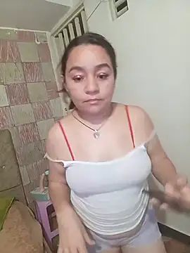 Snapshot of chicatraviesa24 chatting on June 14, 2026, 2:24 am chicatraviesa24 online show from June 14, 2026, 2:24 am