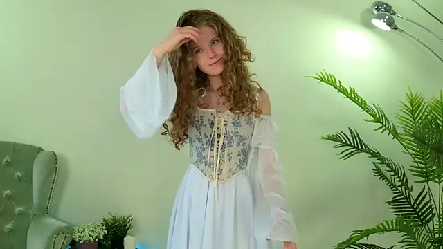 Snapshot of Mila_Stain chatting on May 7, 2026, 5:22 am Mila Stain online show from May 7, 2026, 5:22 am