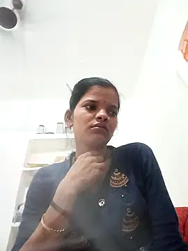 Student garl 1 online show from May 4, 2026, 12:47 am