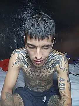 demoni0802 online show from May 26, 2026, 6:39 pm