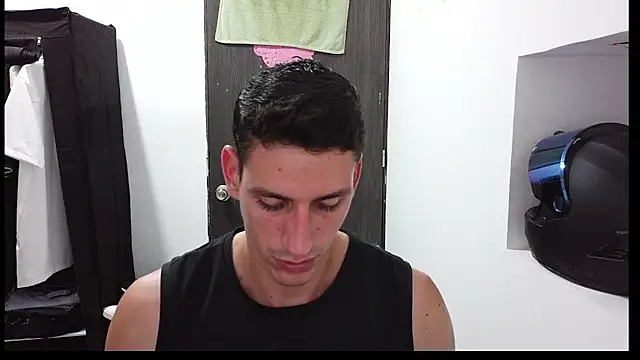 Snapshot of RaulRico chatting on June 20, 2026, 11:10 pm RaulRico online show from June 20, 2026, 11:10 pm