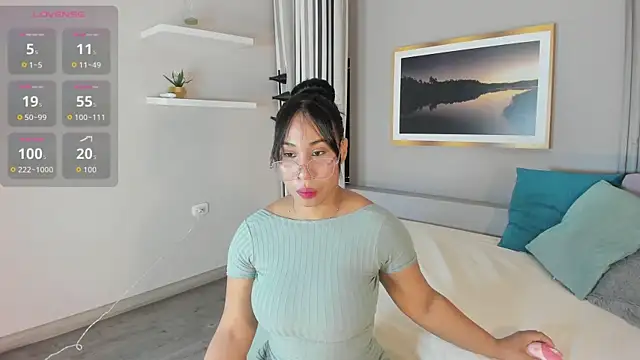 Snapshot of Karlie_moore_ chatting on May 29, 2026, 1:50 pm Karlie moore online show from May 29, 2026, 1:50 pm
