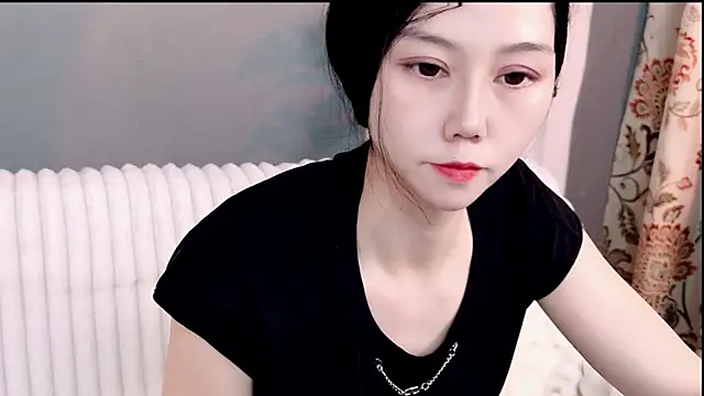Lovelovelove698 online show from May 5, 2026, 2:14 am