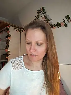 Candy Cougar online show from May 20, 2026, 8:00 am