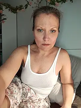 Candy Cougar online show from June 13, 2026, 12:03 pm