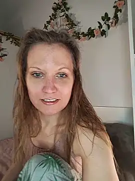 Candy Cougar online show from June 17, 2026, 6:57 am