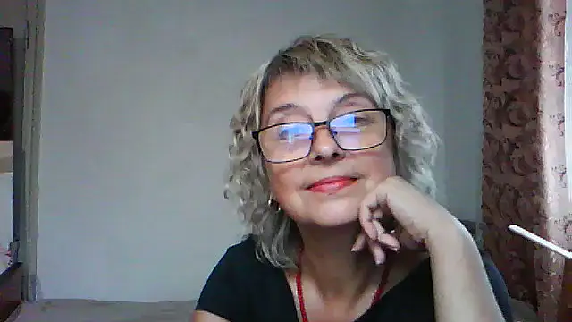 ElizabethGorden online show from July 28, 2026, 2:24 pm