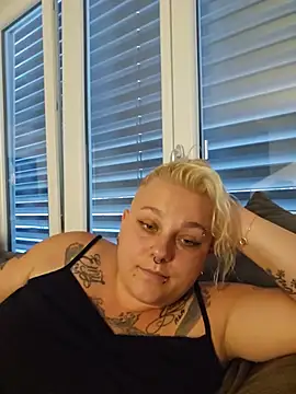 Lady Peggi online show from July 3, 2026, 7:20 pm