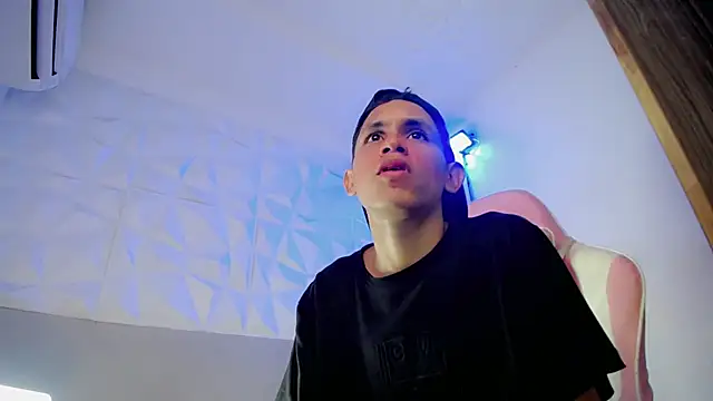 sombra 18 online show from July 22, 2026, 2:02 am